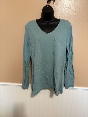 Orvis  Size Large Light Green VNeck Long  Sleeve Preowned